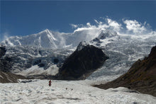 Load image into Gallery viewer, 14 Ngày Hành Trình Tới Tây Tạng Từ Biên Giới Việt Nam